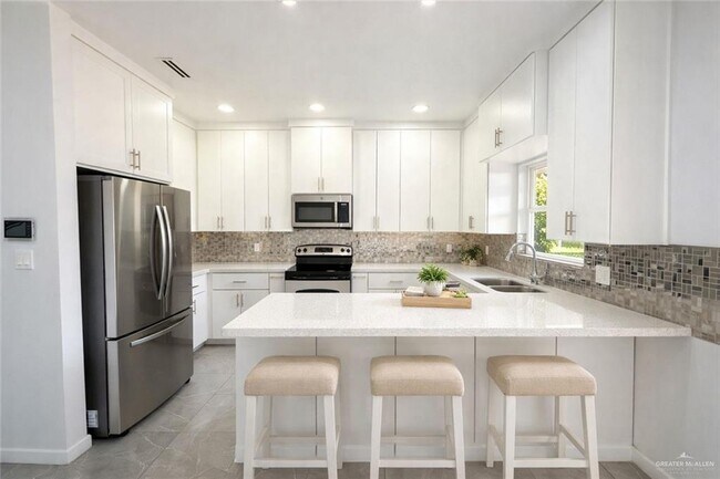 Building Photo - 7 Corales St