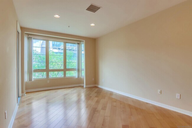 Building Photo - 1465 C St