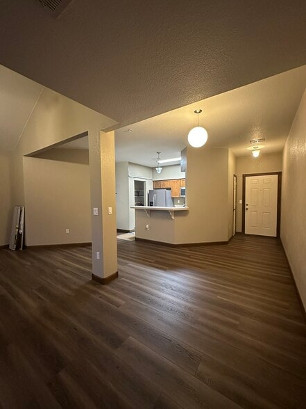 Dining room/entry - 4245 Boardwalk Dr