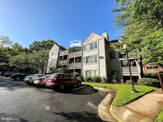 Building Photo - 2239 Hunters Run Dr