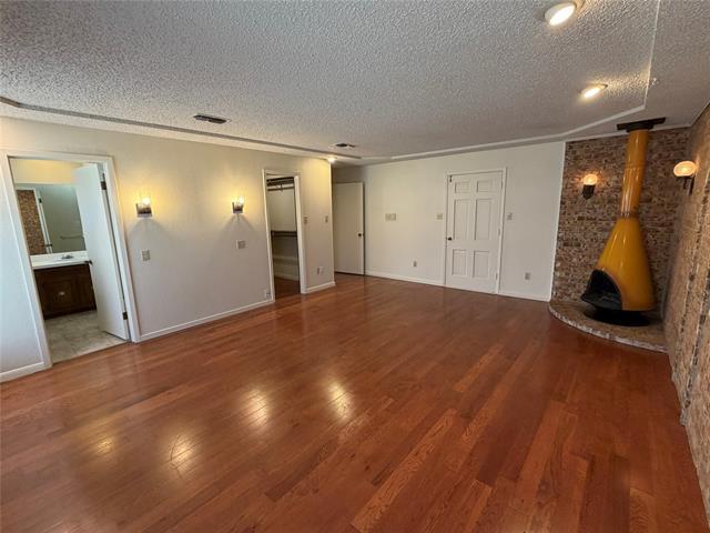 Building Photo - 821 E Hwy 199