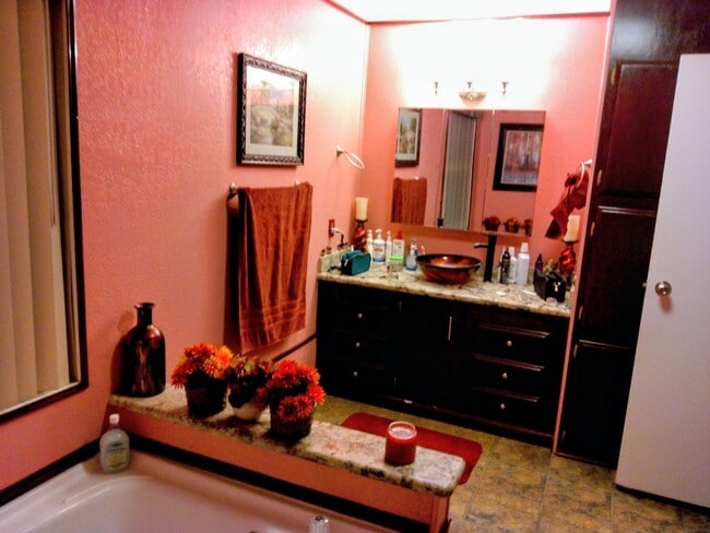 Building Photo - 73094 Palm Greens Pkwy