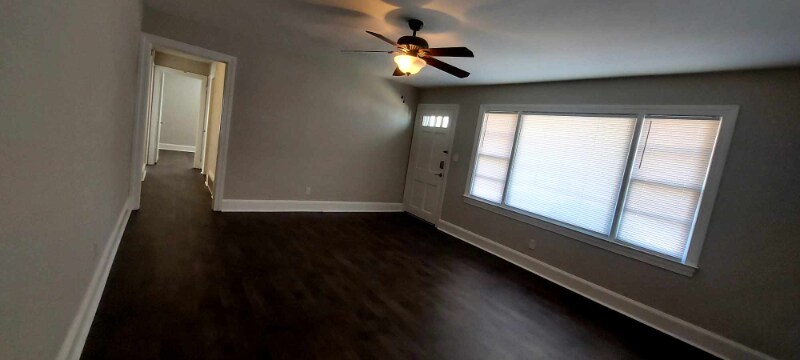 Building Photo - 1105 Cedar Ln