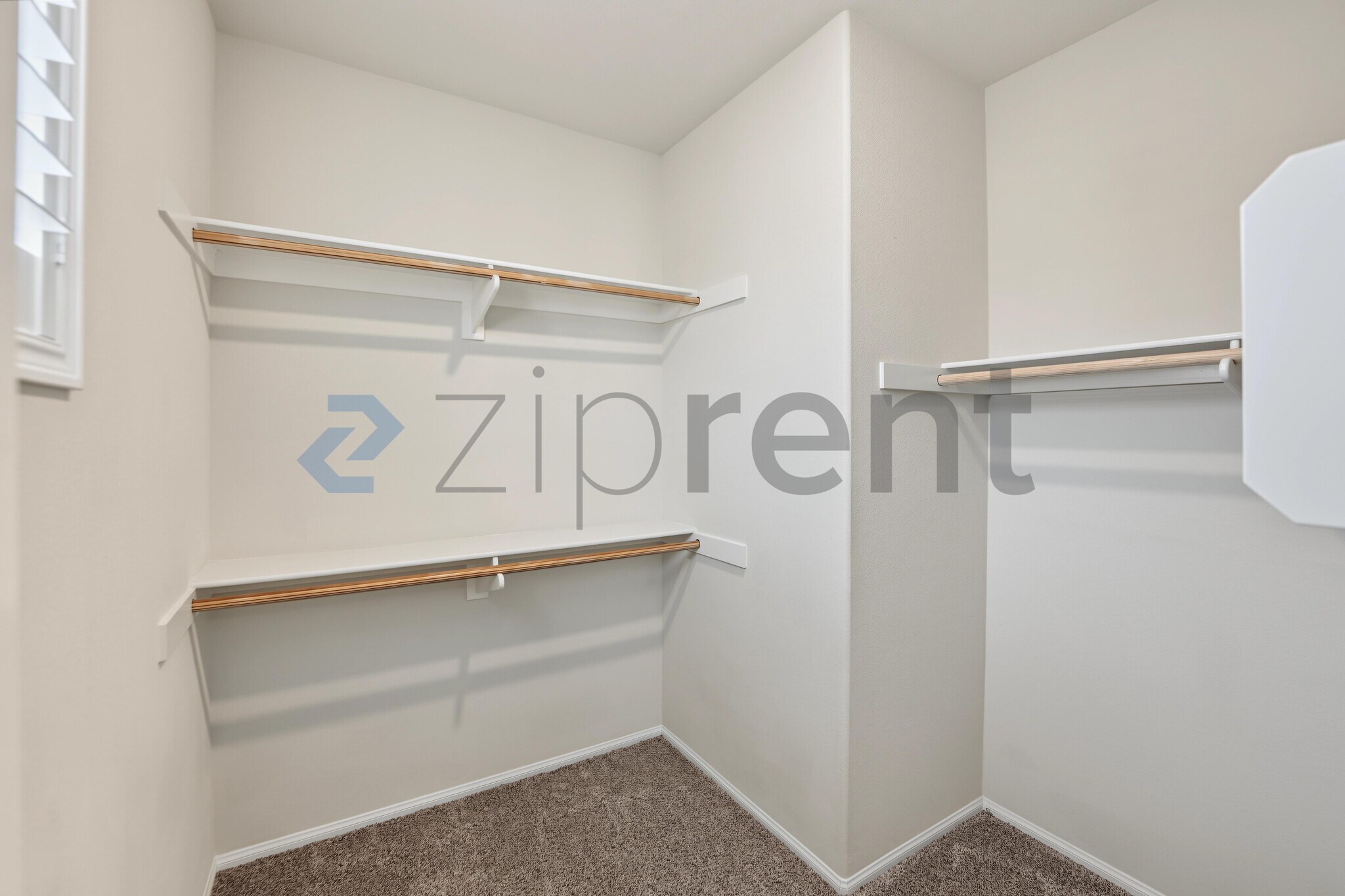 Building Photo - Unit