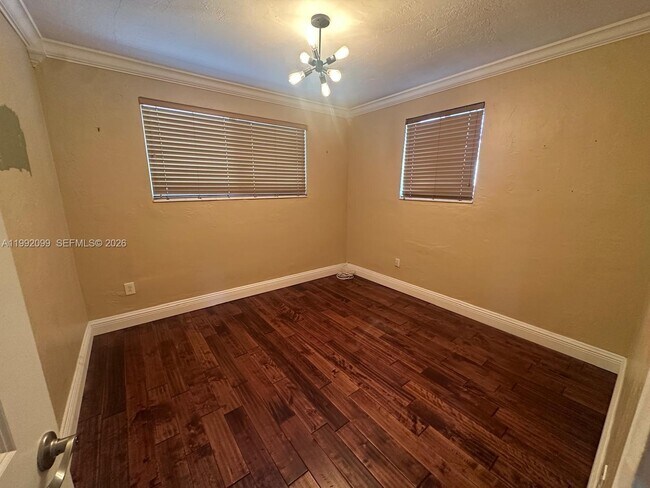 Building Photo - 1166 W 24th St