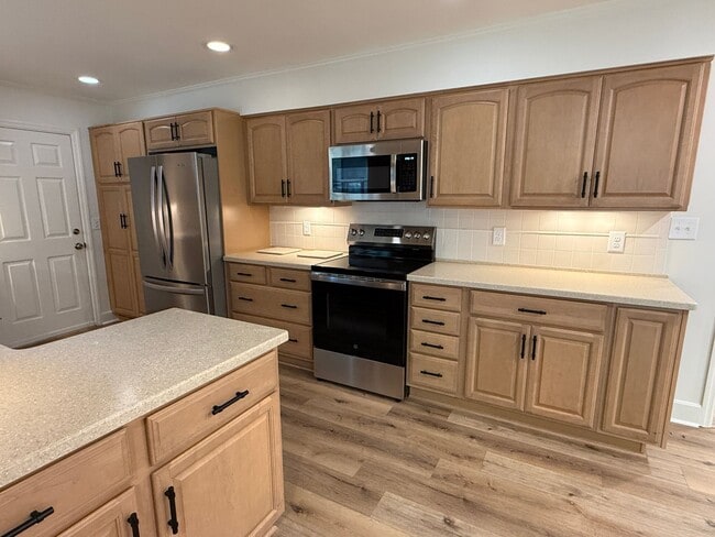 Building Photo - 3/3 Totally Renovated House on Sylvan Drive - Lincoln Forest