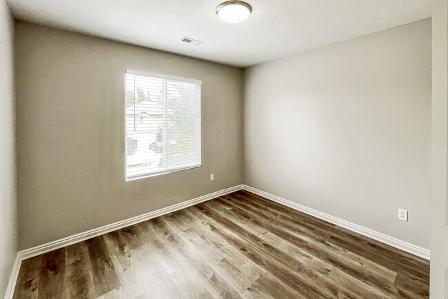 Building Photo - 2192 Cedar Trails Way N