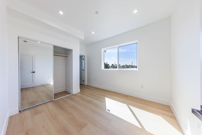 Building Photo - 2424 Westview Dr.