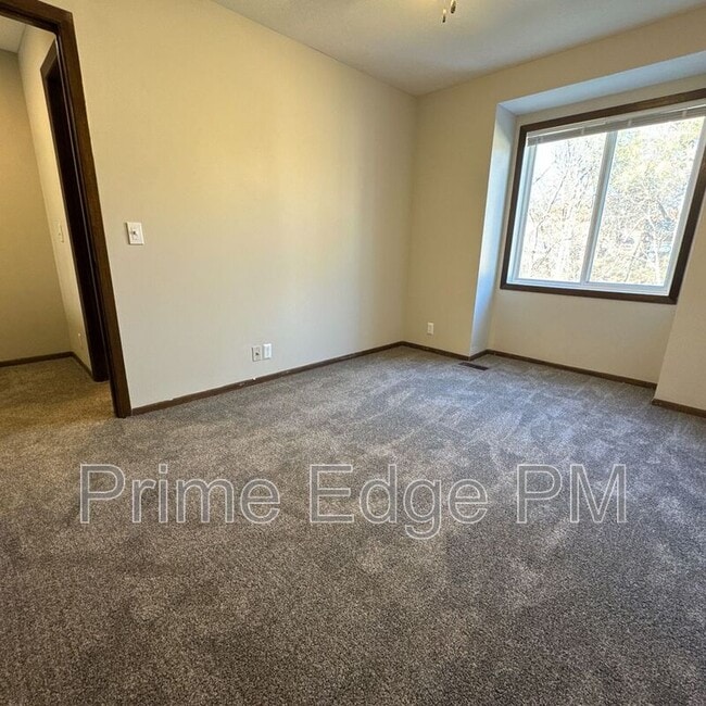 Building Photo - 6235 Holdrege St