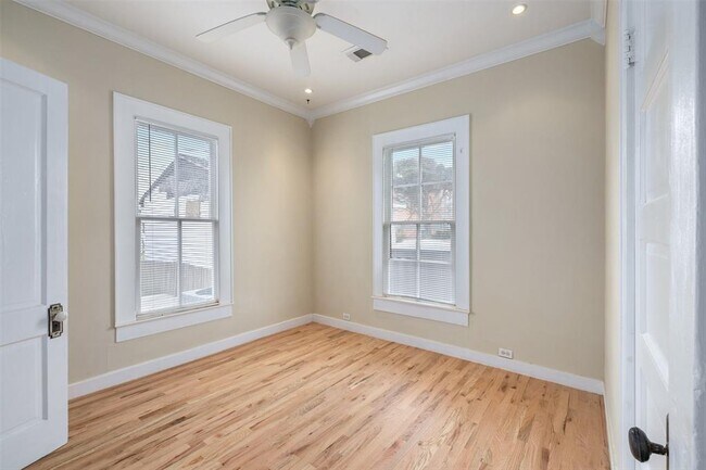 Building Photo - 1710 Avenue O