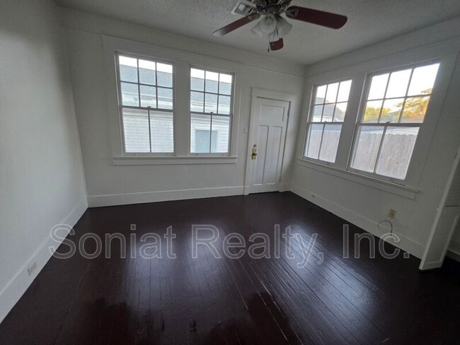 Building Photo - 4607 Bienville St