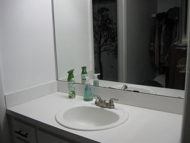 Building Photo - 3090 Pointer Dr