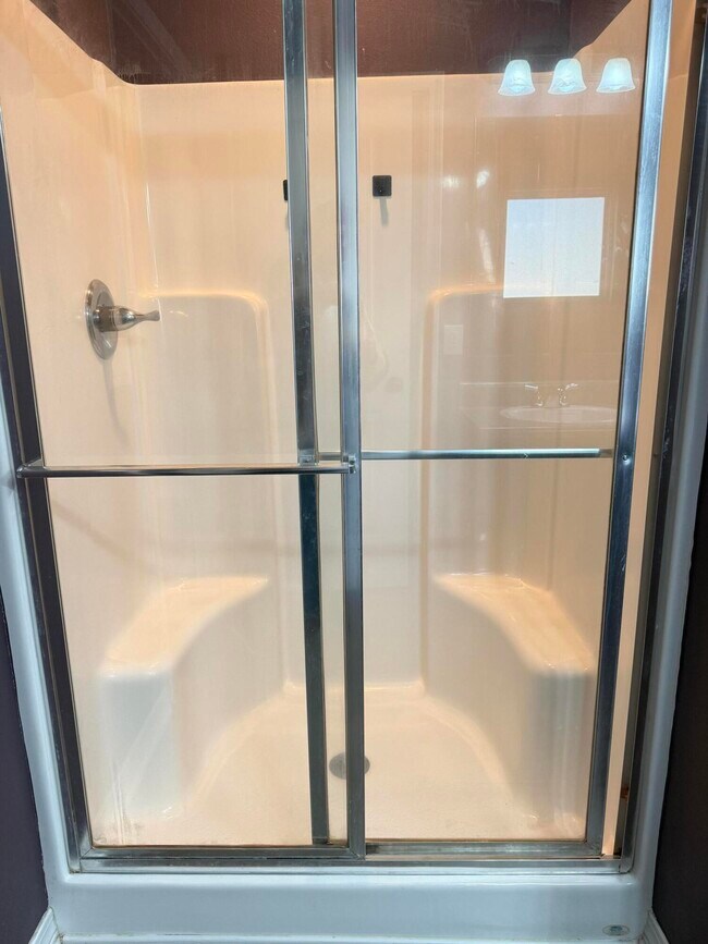 Building Photo - 233 Croft Cir