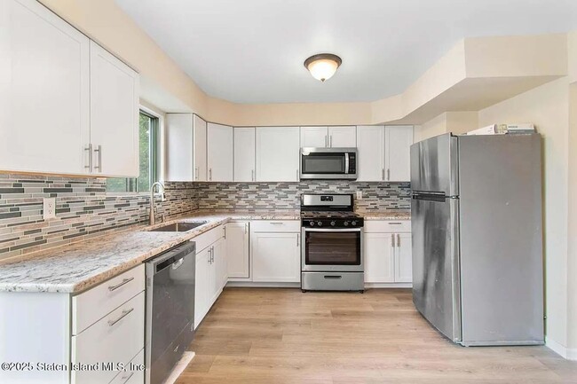 Building Photo - 1630 Forest Hill Rd