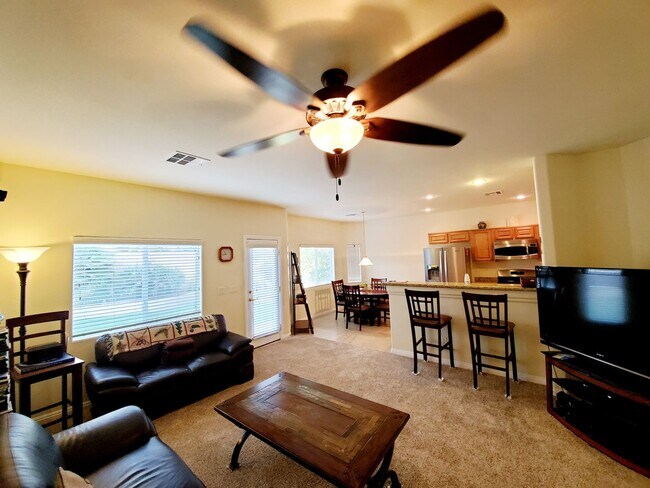 Building Photo - SOUTHERN HIGHLANDS! 3BD/2.5BA FURNISHED!
