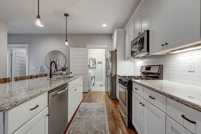 Building Photo - 1302A Stainback Ave