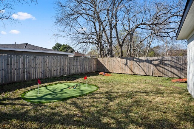 Building Photo - 3814 Seabrook St