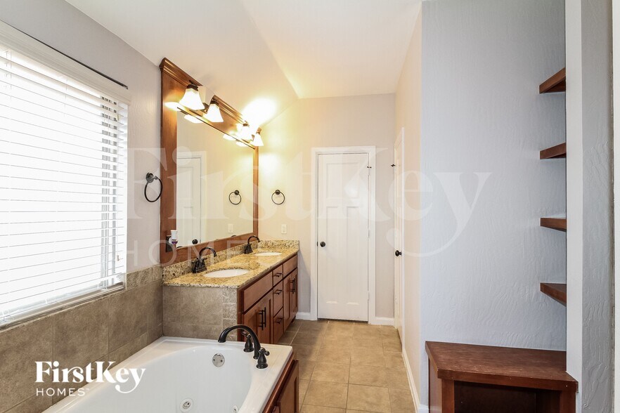 Building Photo - 304 SW 171st St