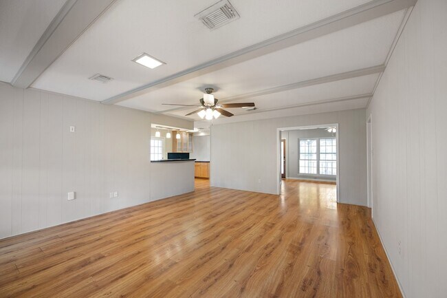 Building Photo - 23864 White Oak Ct