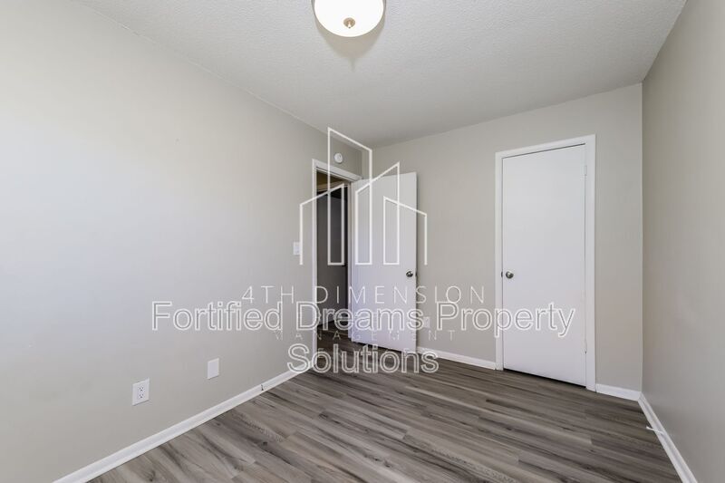 Building Photo - 4930 Rumley Cir