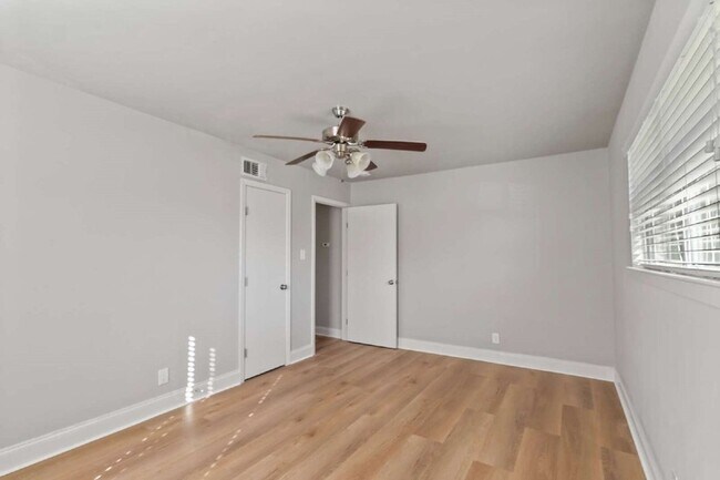 Building Photo - 5312 Odessa Ave