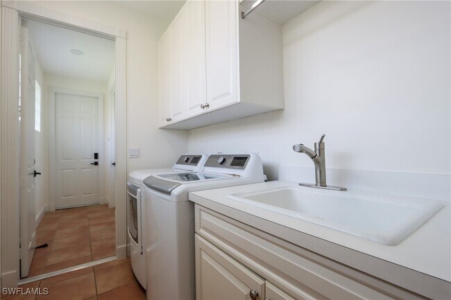 Building Photo - 25094 Pinewater Cove Ln