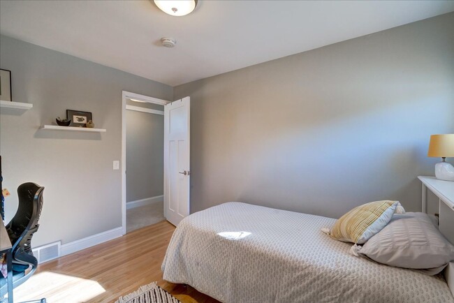 Building Photo - 5601 Russett Rd