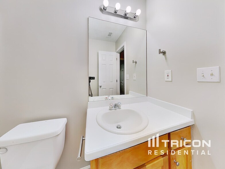 Building Photo - 294 3rd Ave