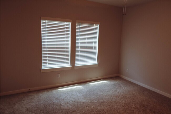 Building Photo - 8583 Blueberry Ash St