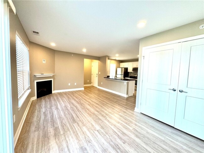 Building Photo - 303 New Terrace Ln