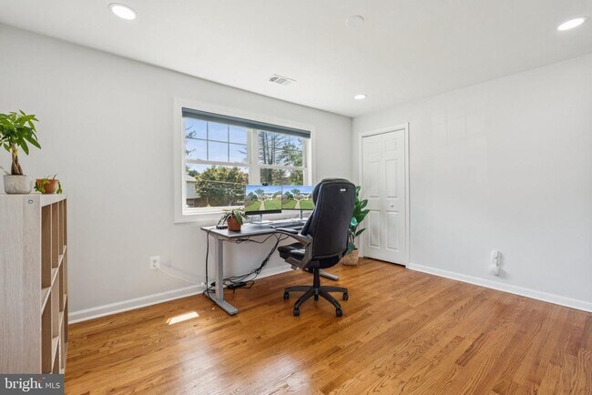 Building Photo - 2013 Maynard Dr