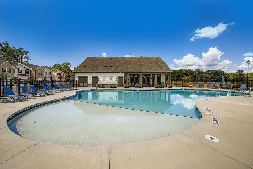 Building Photo - 121 Pyrus Ln