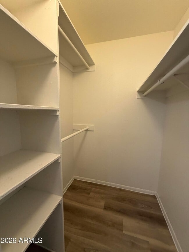 Building Photo - 302 E Monte Vista Rd