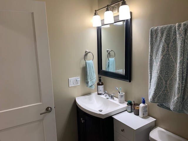 Building Photo - 1951 N Fremont St