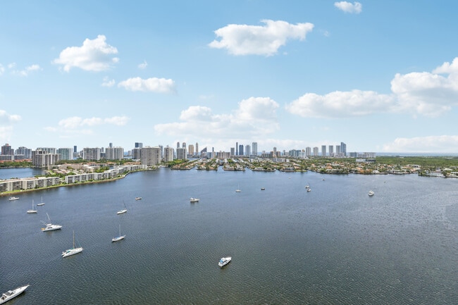 Building Photo - 17301 Biscayne Blvd