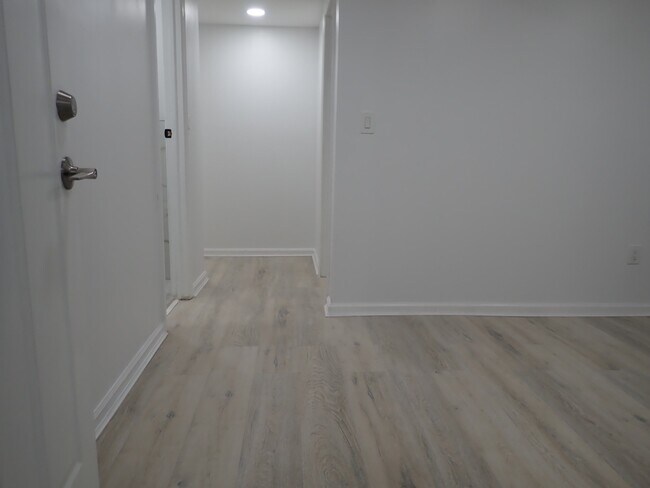 Primary Photo - 663 E 94th St