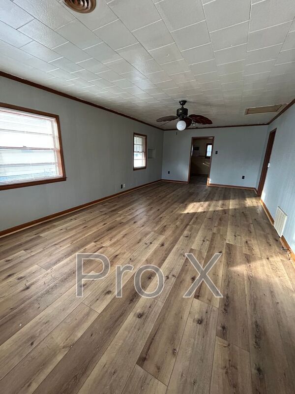 Building Photo - 117 E 23rd St