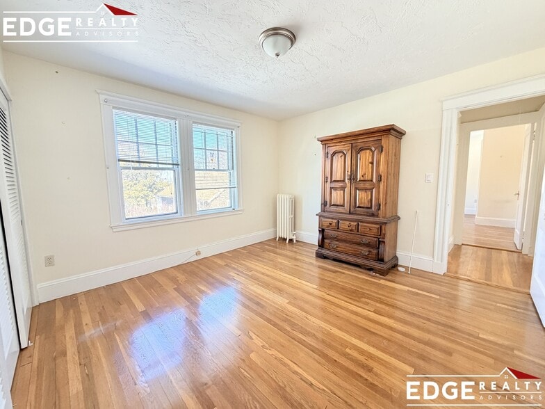 Building Photo - 62 S Hobart St