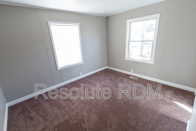 Building Photo - 7955 E 49th St