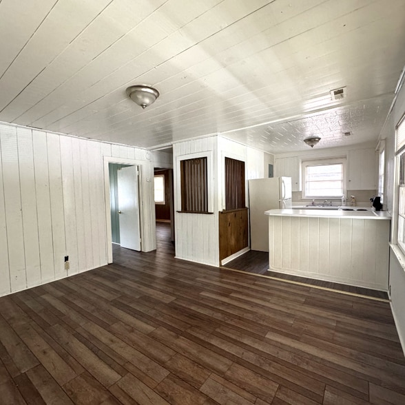 Primary Photo - 7203 Porcher Dr