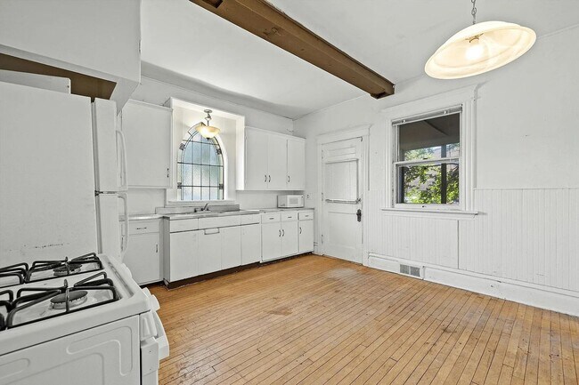 Building Photo - Freemont Duplex