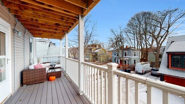 Building Photo - 304 Lamartine St