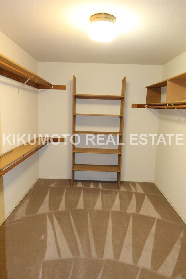 Building Photo - Riverlake 4 bedroom, 3 bath, 3 car home