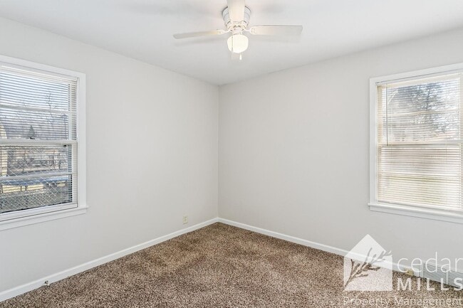 Building Photo - 3 Bedroom in South Wichita with Oversized Garage