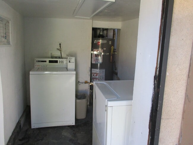 Building Photo - Move In Special 1/2 off the 1st Month's Rent!
