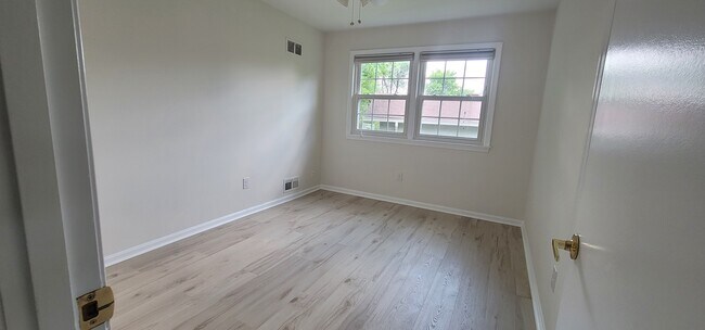 Building Photo - 12812 Bluet Ln