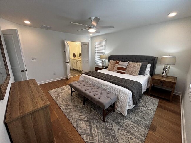 Building Photo - 303 Frasier St SE