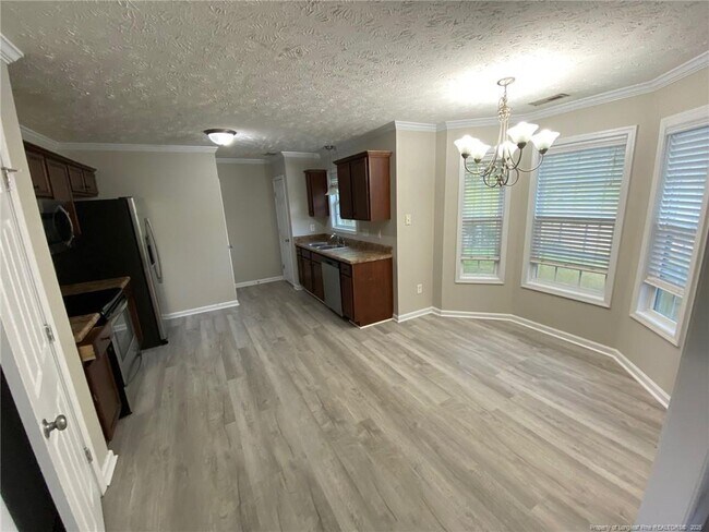 Building Photo - 2106 Crain Ct