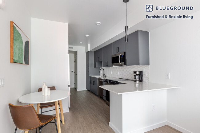 Building Photo - 17305 NE 67th Ct
