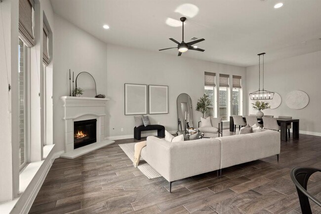 Building Photo - 16711 Arboleda Dr